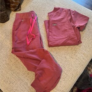 FIGS Women's Quartz Breast Cancer Scrub Set- Small